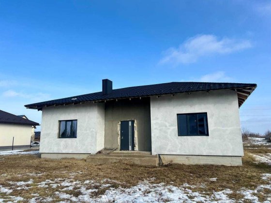 Продам добротний, сучасний заміський будинок поруч з Луцьком!