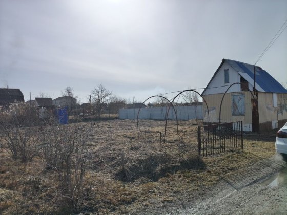 Дачный учясток продам Подгородное