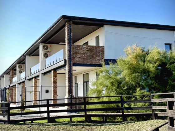 Таунхаус біля озера. Обухівка Обуховка