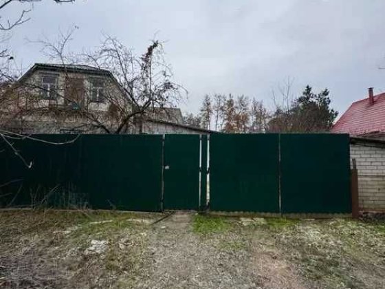 Будинок у лісі біля річки, між с.Пісчанка та с.Орловщина Орлівщина