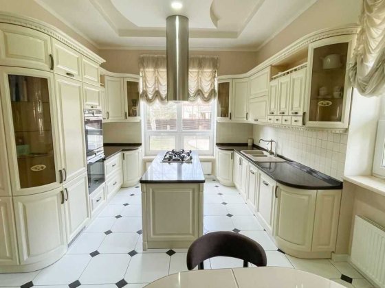 Особняк в Шишкино.Орловщина.20 соток.Авторский проект 497000$