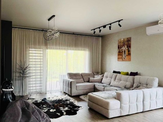 Продається просторий сучасний будинок  Розташований у Обухівці