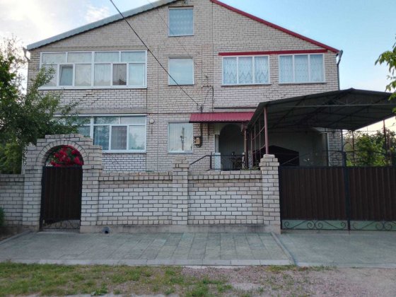 Продам 2-х поверховий будинок Вольногорск