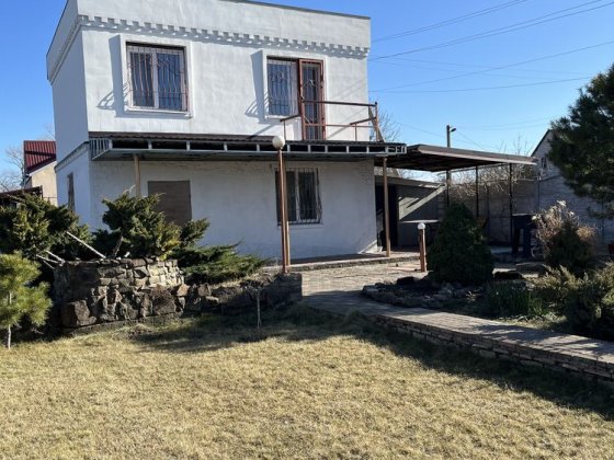 Продам дачний будинок