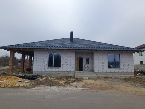 продажа дома в Довжике в центре села Довжик