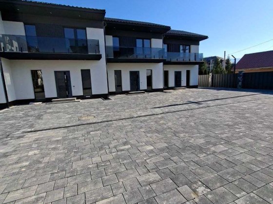 Продається новий цегляний котеджний будинок в м. Тячів Тячів