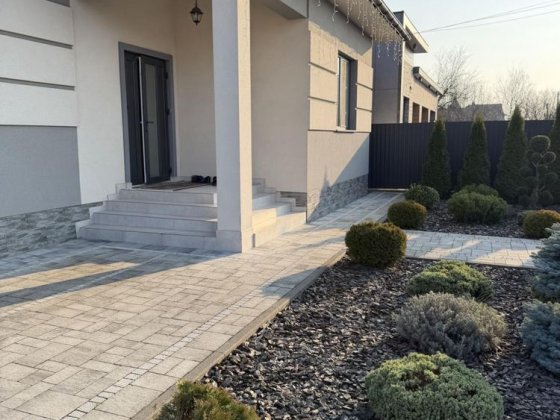 Продається великий новий  будинок Минай