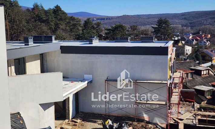 Видові таунхауси у скелі "Сьоме Небо","Чорна Сосна":1 км від Ужгороду - фото 1