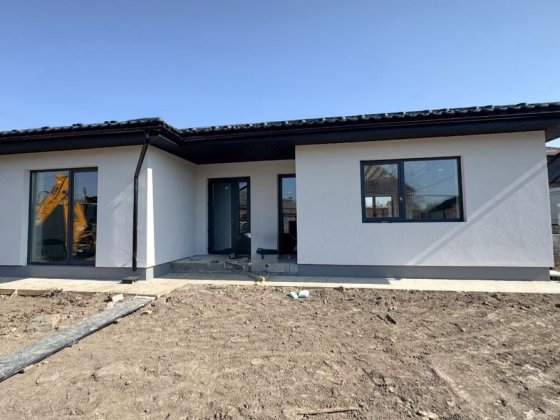 Одноповерховий будинок в Сторожниці 140м2 ‼️6,5 соток | 3 кімнати‼️