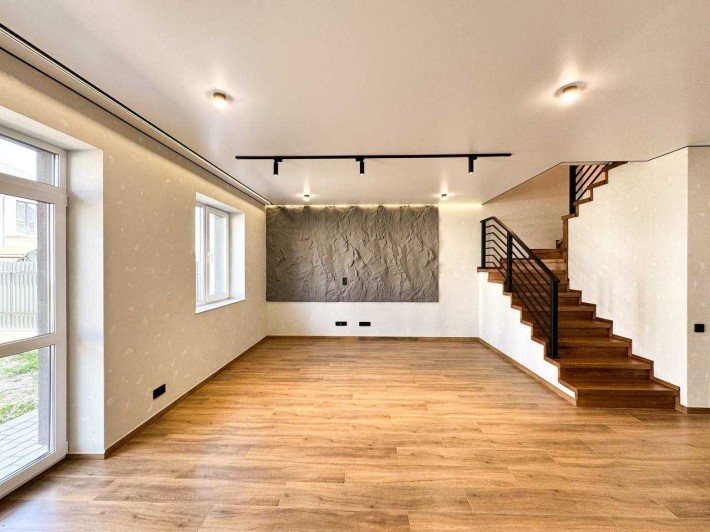 Будинок з Стильним ремонтом від ЗАБУДОВНИКА! - фото 1