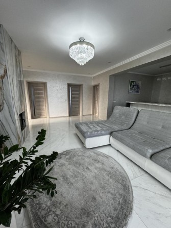 Продається будинок разом з приміщенням для ремонту автомобілів - фото 1