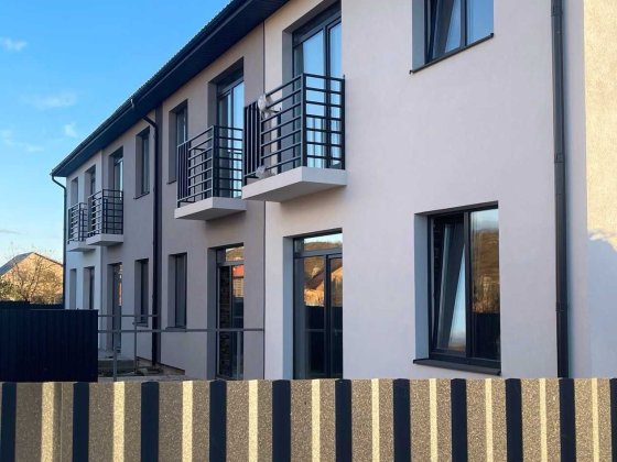 Таунхаус з гаражем у Вовчинцях біля озера Волчинец