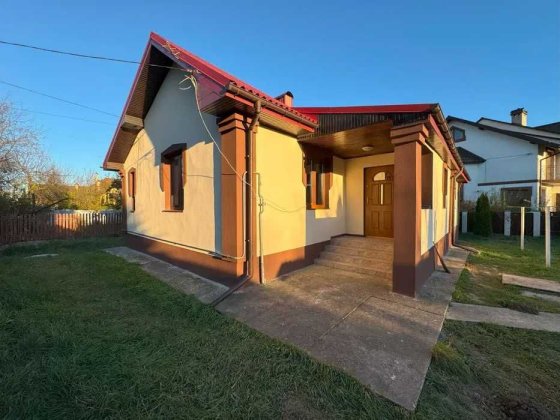 Будинок в с.Угорники Угорники