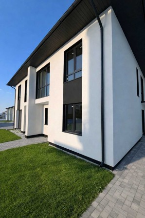 Продається готовий до ремонту Тауннхауса  135 м2, 3 кім. з ГАРЖЕМ - фото 1