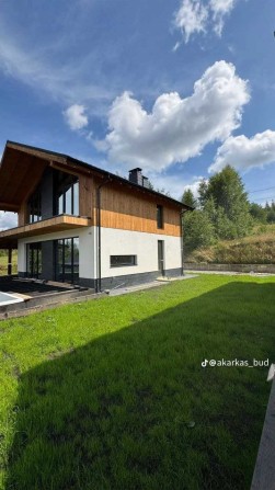 Власний котедж в Карпатах з басейном  та ремонтом, 5 сот. ділянка. - фото 1