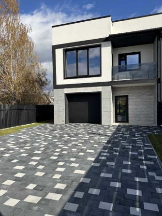 Продається дуплекс з великою земельною ділянкою - фото 1