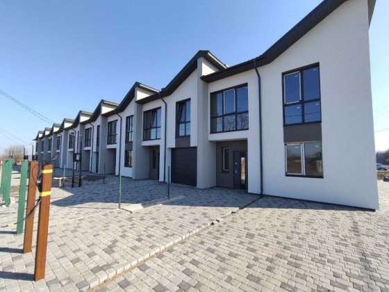 Продаж Таунхауса цегляного,міські комунікації,від Забудовника Угорники Угорники