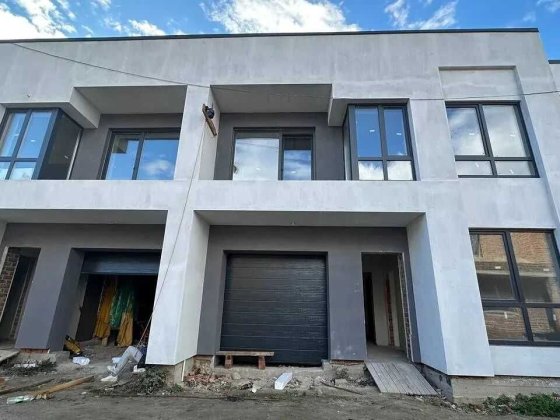 Продаж Таунхауса у приміській зоні Угорники