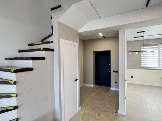 ТАУНХАУС з ремонтом Крихівці