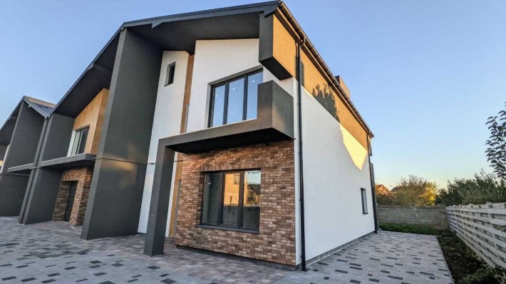 Продаж елітного котеджу у Вовчинцях - фото 1