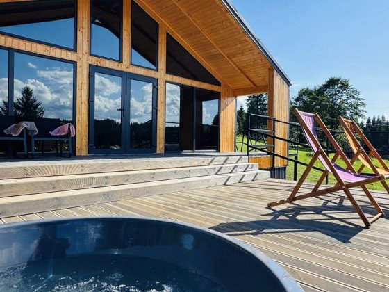 Продається готовий котедж в с.Яблуниця під бізнес або для життя Яблуниця