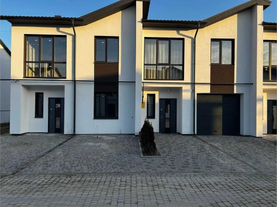БОКОВИЙ  таунхаус 120 м² — готовий до ремонту Крихівці