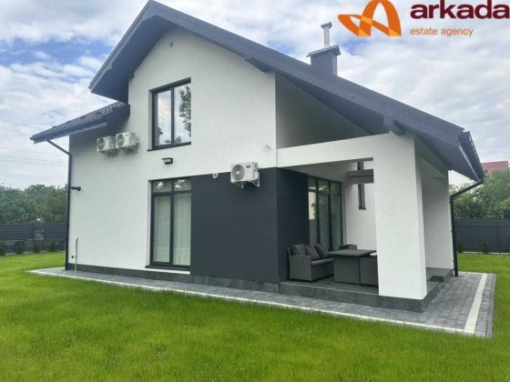 Продам готовий будинок з ремонтом в Крихівцях. До центру 7 хвилин.