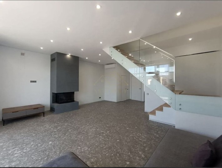 Продається таунхаус з ремонтом в Вовчинцях - фото 1