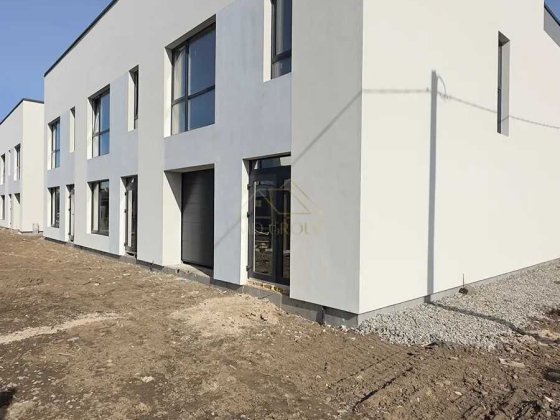 Заний та готовий до ремонту ТАУНХАУС 127 м2 біля ОЗЕРА та Парку Криховцы