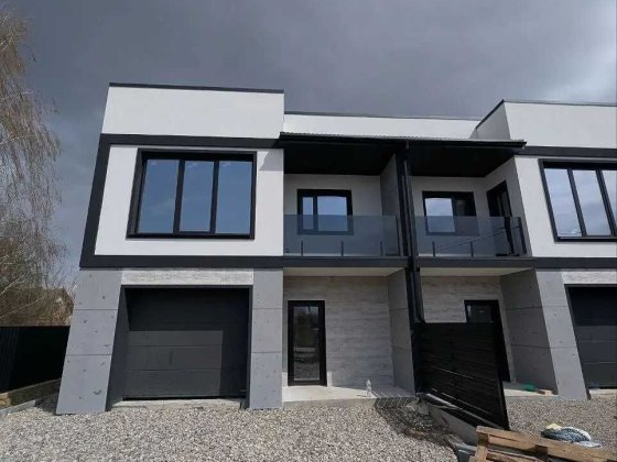 Готовий до ремонту дуплекс +земля 5сот Крихівці