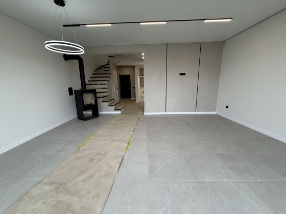 Продаж Таунхаусу з ремонтом  в крутій локацііх Крихівці