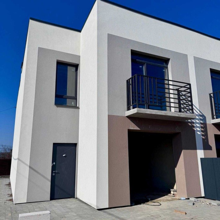 Пропонується до продажу готовий кутовий таунхаус с. Крихівці. - фото 1