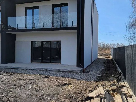 Сучасний дуплекс | Продумане планування | Велике подвірʼя Крихівці