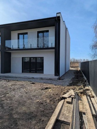 Сучасний дуплекс | Продумане планування | Велике подвірʼя - фото 1