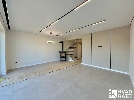 Таунхаус з ремонтом за дуже вигідною ціною Крихівці