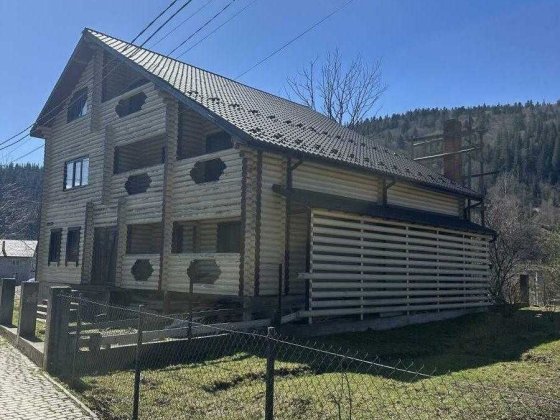 Будинок з Дерев. зрубу на 10 номерів у с.Татарів, біля річки та лісу Татарів