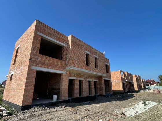 ДУПЛЕКС_2 км міське озеро та парк_Закрита територія_велика ділянка 8Х8 Крихівці