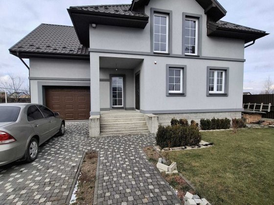 Продаж затишного будинку та літньої кухні в Драгомерчанах Драгомирчани