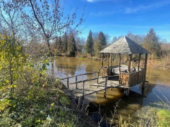 Садиба 53 сот. у Тлумачі з двома будинками та власним ставом Тлумач