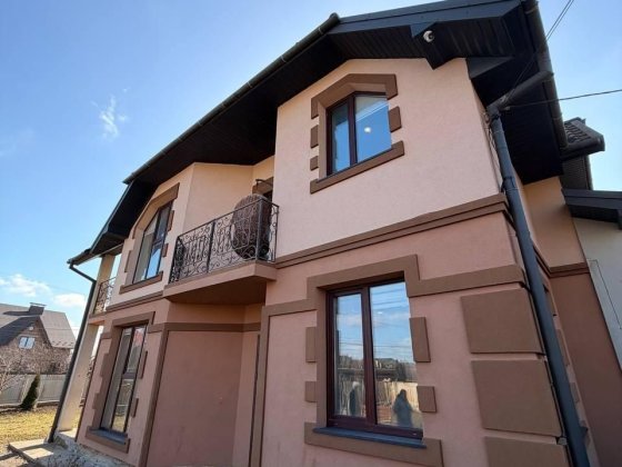 Будинок, особняк, с.Підлужжя, поблизу Івано-Франківськ Підлужжя