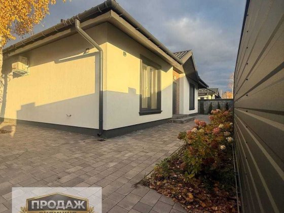 Продаж будинку з ремонтом та меблями від забудовника Ворзель
