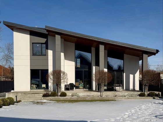 Будинок 370 м² Бомбосховище 17 соток Гостьовий 150 м²Козин Конча-Заспа Козин