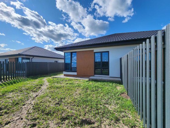 Вітаю. Продам будинок, дуплекс. Забудовник. Телефонуйте. Білогородка