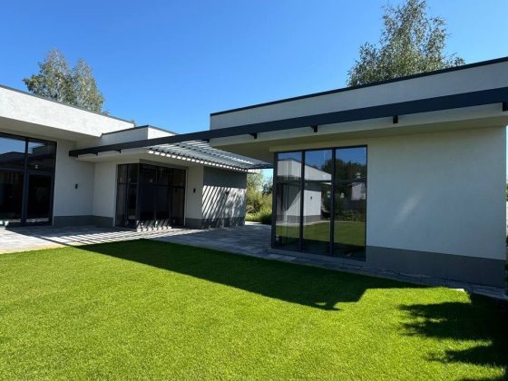 Современный дом в лучшем месте Козина Козин