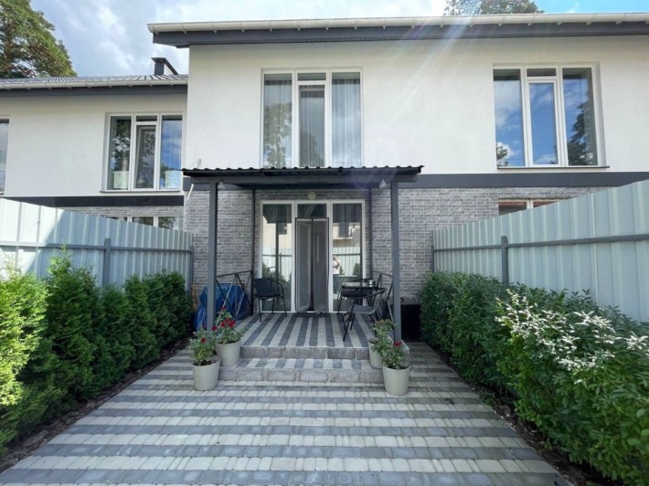 Таунхаус з ремонтом в курортному Ворзелі - фото 1