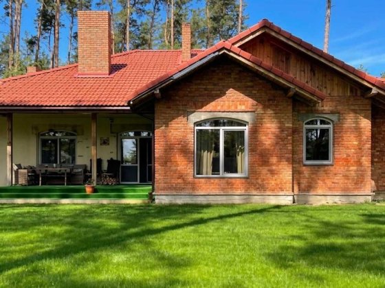 Одноповерховий затишний будинок, Буча