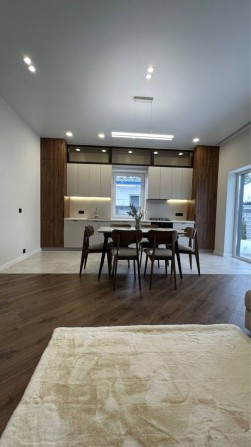 Будинок з ремонтом біля лісу . Закрита територія - фото 1