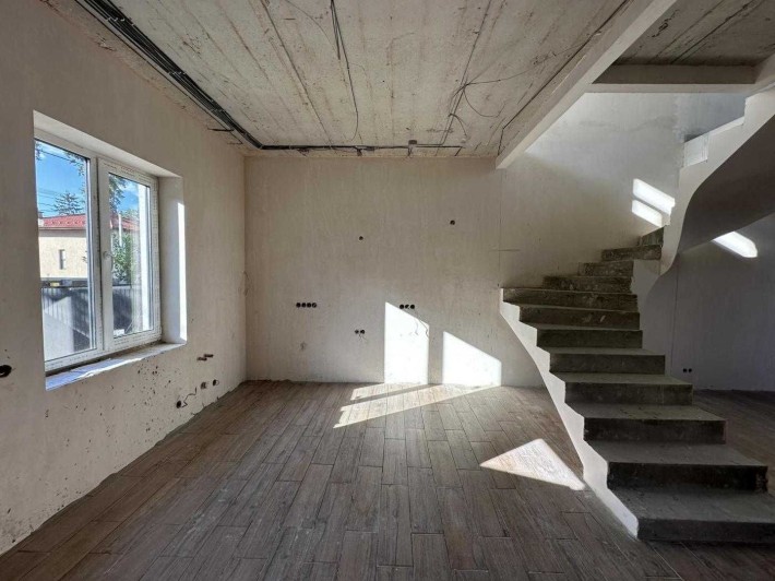 БЕЗ КОМІСІЇ! чудова пропозиція з ремонтом. ТОП локація - фото 1