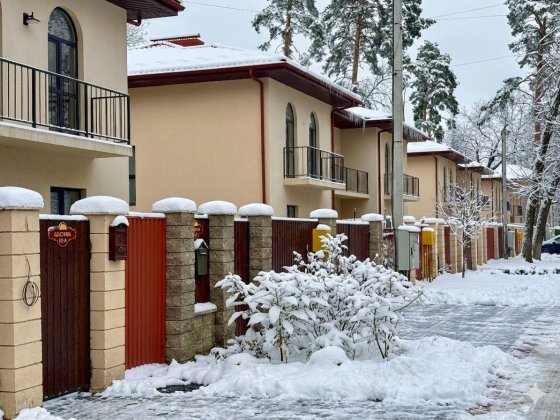 Таунхаус з частковим ремонтом вул. Щаслива з мін. оформленням  без % Ворзель