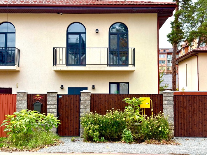 Таунхаус, 125 м2 Без% Частковий ремонт, Мінімальні податки! - фото 1